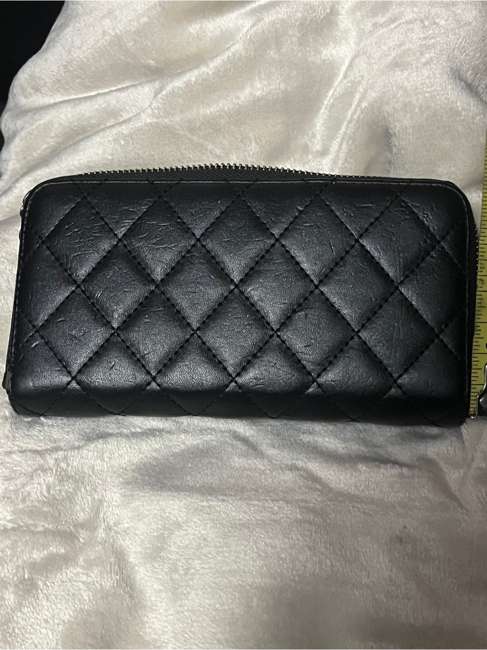 No Brand Quilted Zip-Around Black Wallet